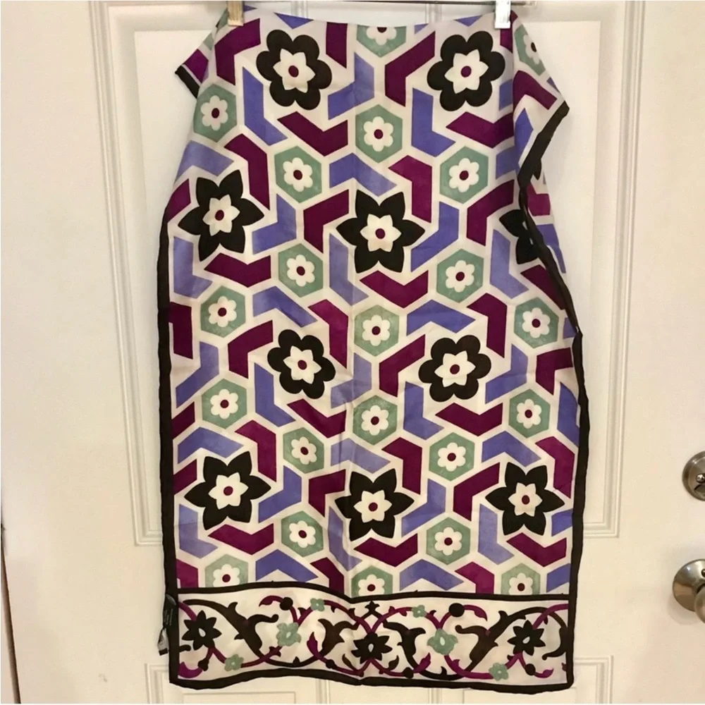 CARLISLE 100% Silk Geometric Floral Scarf